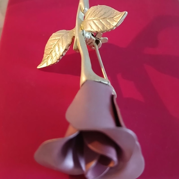 Avon Rose Pin Brooch Vintage - (NEW) - Picture 2 of 3